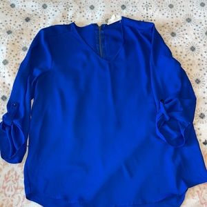V-neck long sleeve blouse size medium